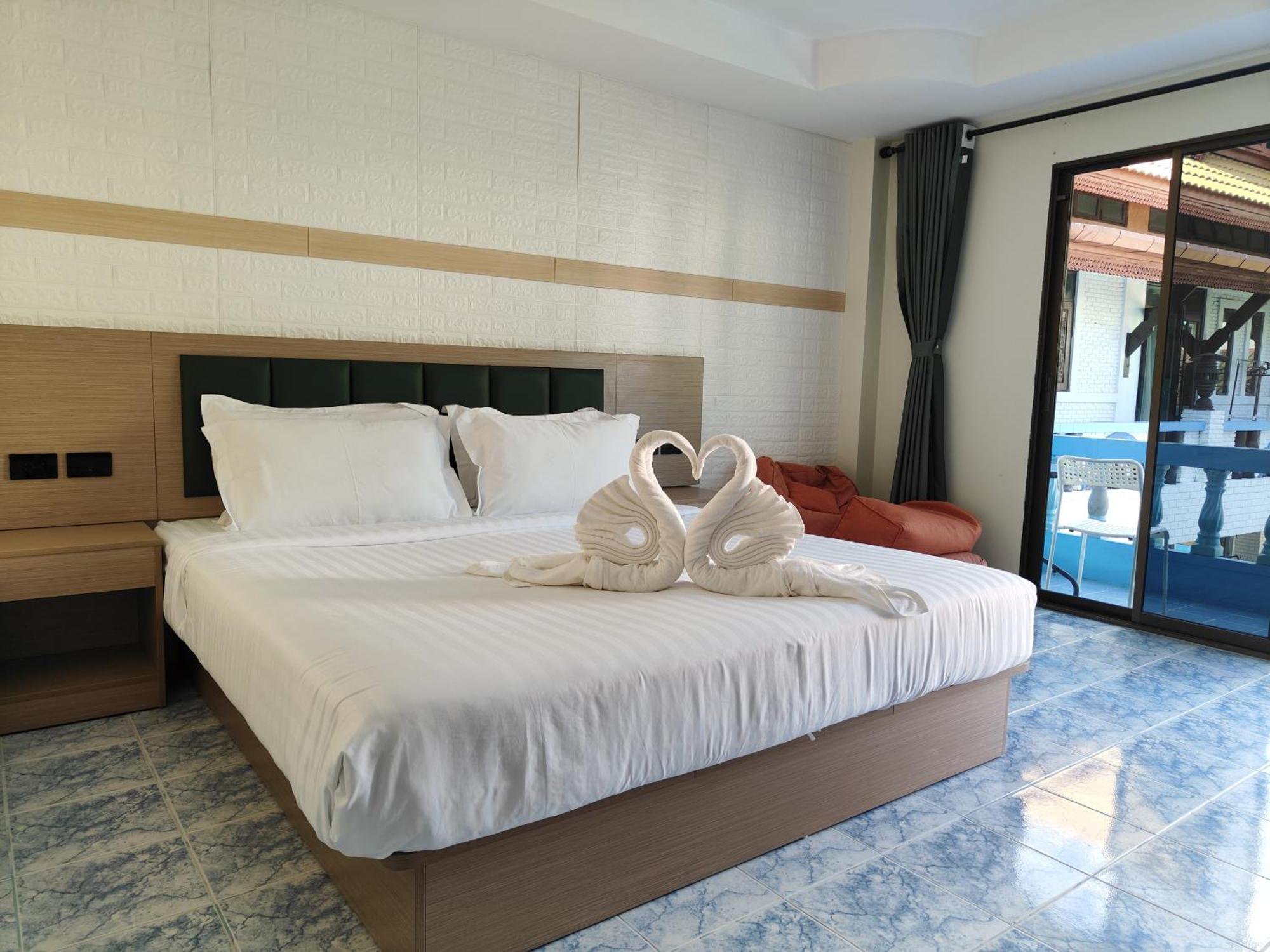 Baankasemsuk Resort 般咔 深宿 Patong Exterior foto